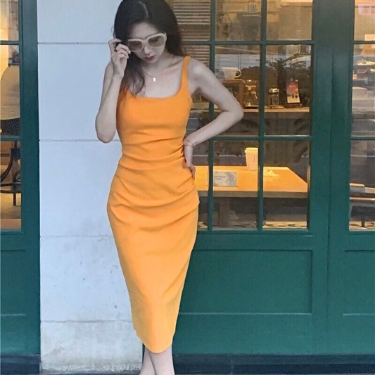 方领褶皱显瘦连身裙